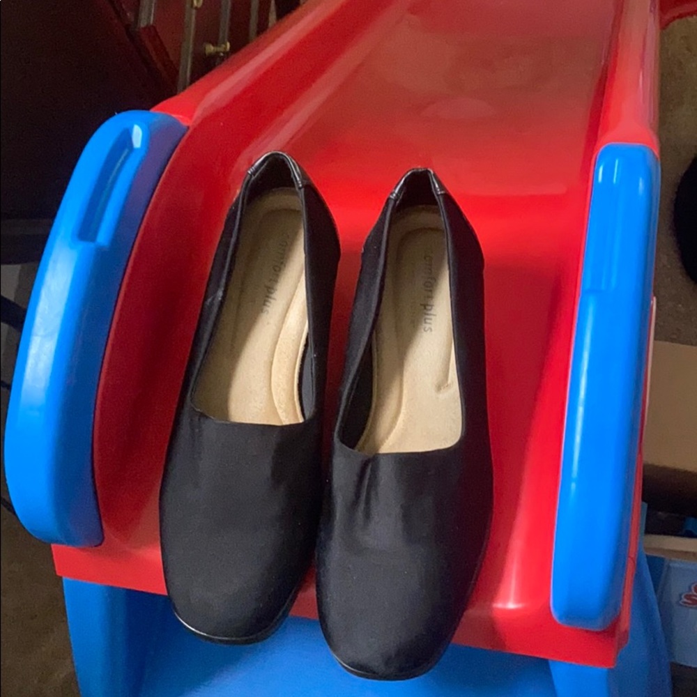 Dress shoes